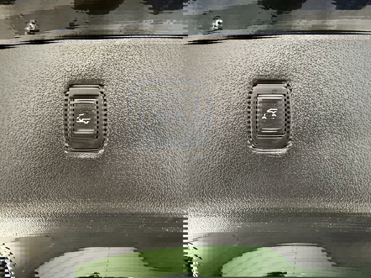 Used 2022 Chevrolet Blazer RS image 9