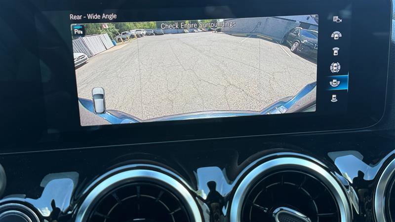 Used 2022 Mercedes-Benz GLA 250 4MATIC w/ AMG Line image 37