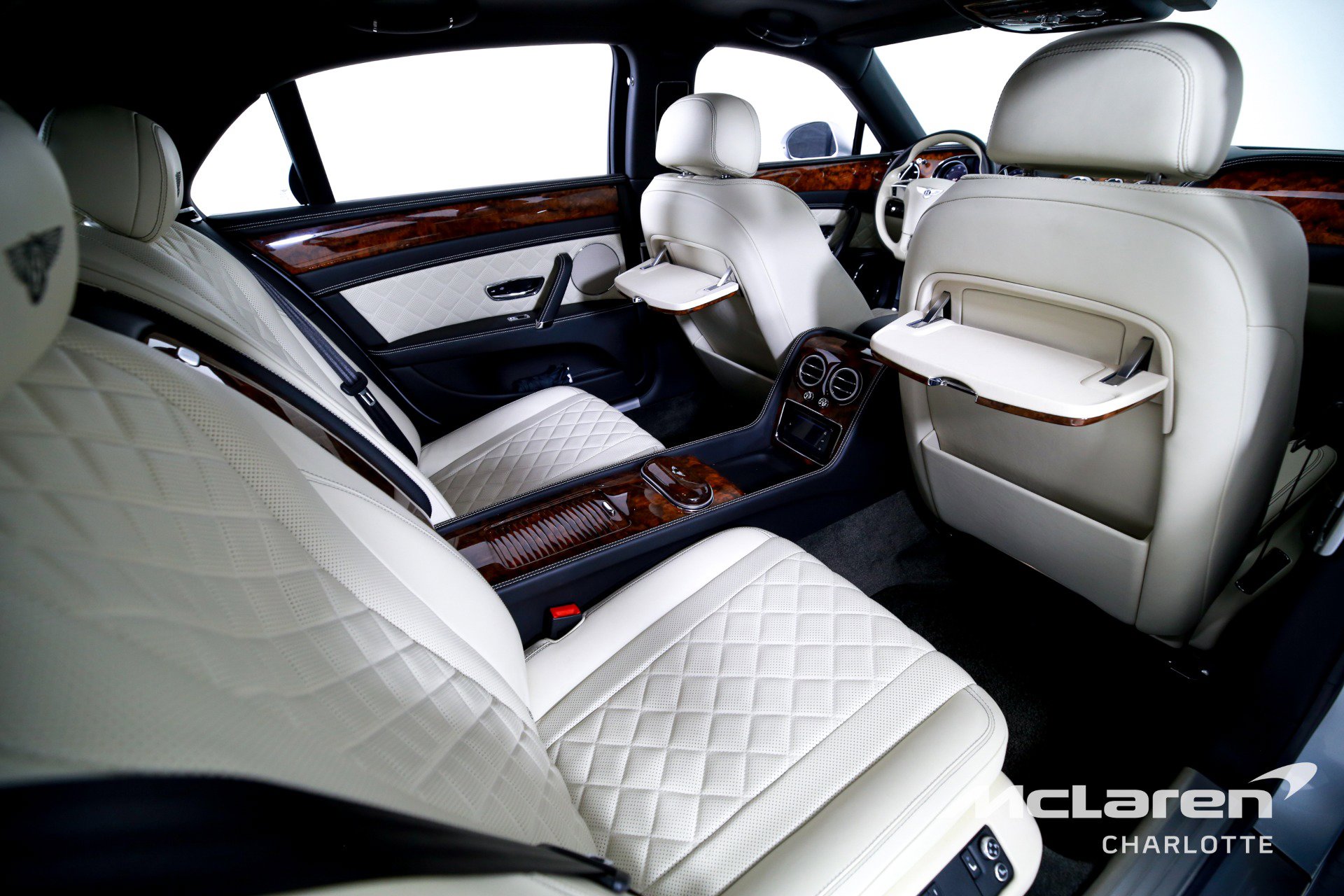 Used 2017 Bentley Flying Spur V8 image 25