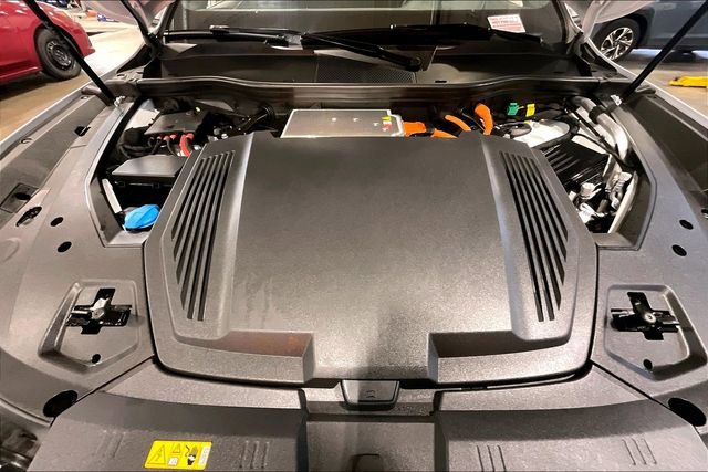 Used 2024 Audi Q8 e-tron Prestige w/ Prestige Package image 10