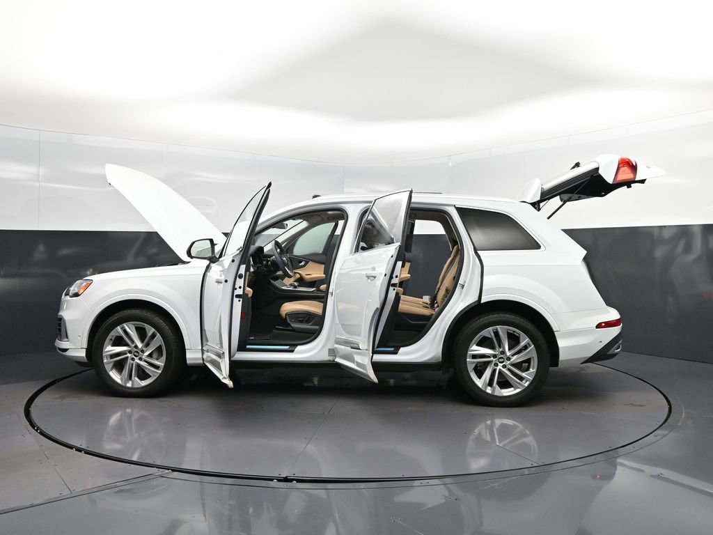 Used 2021 Audi Q7 2.0T Premium w/ Convenience Package AWD/4WD image 47