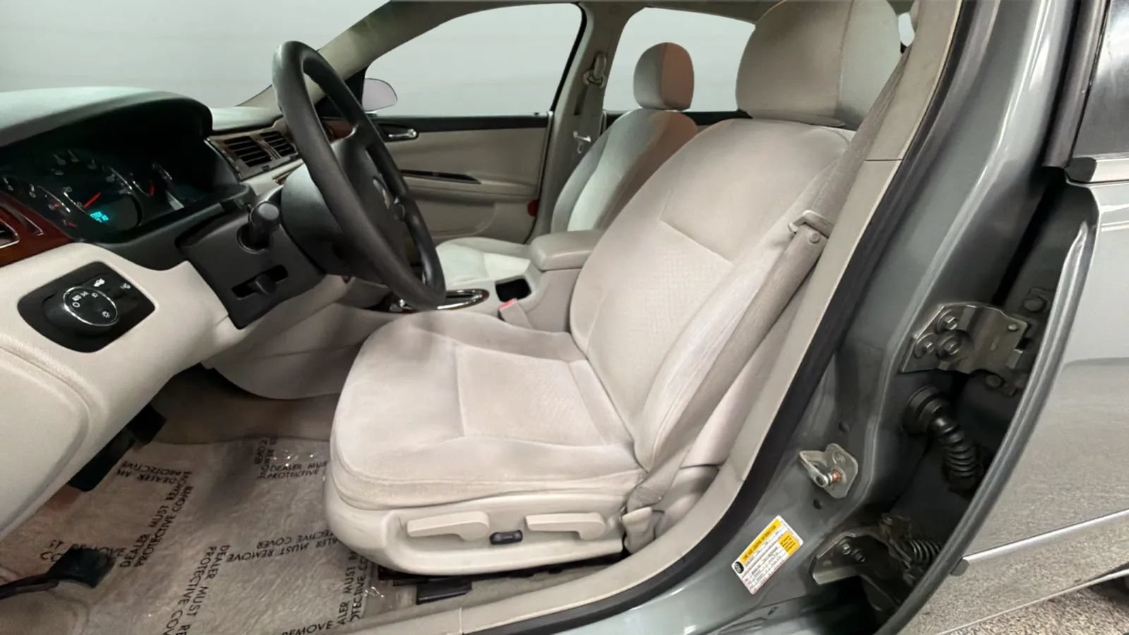 Used 2008 Chevrolet Impala LT FWD image 13