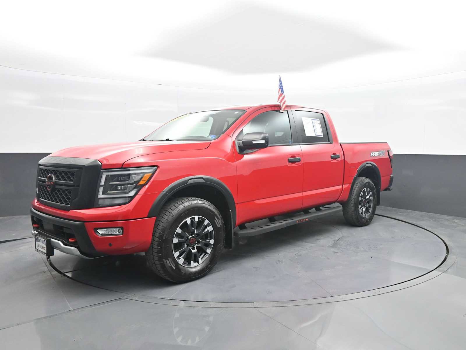 Used 2024 Nissan Titan PRO-4X w/ Pro-4x Convenience Package AWD/4WD image 4