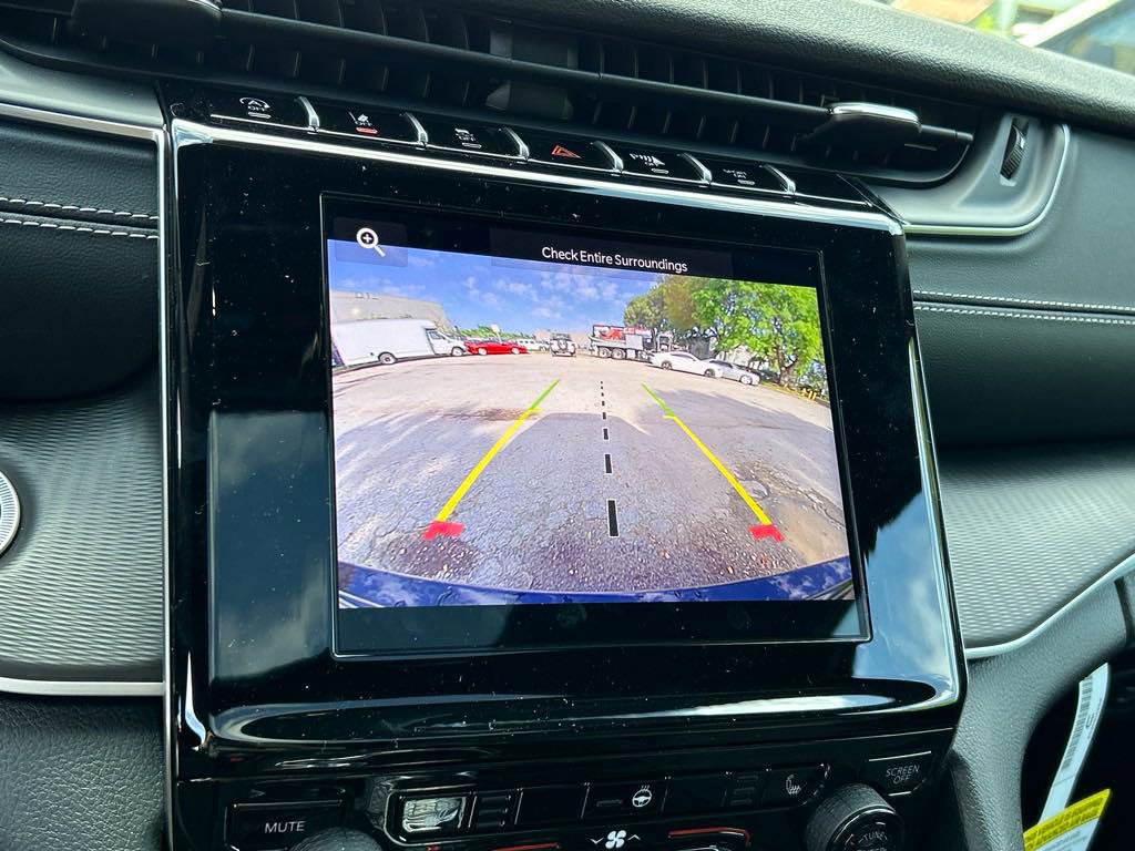 New 2024 Jeep Grand Cherokee Altitude RWD image 14
