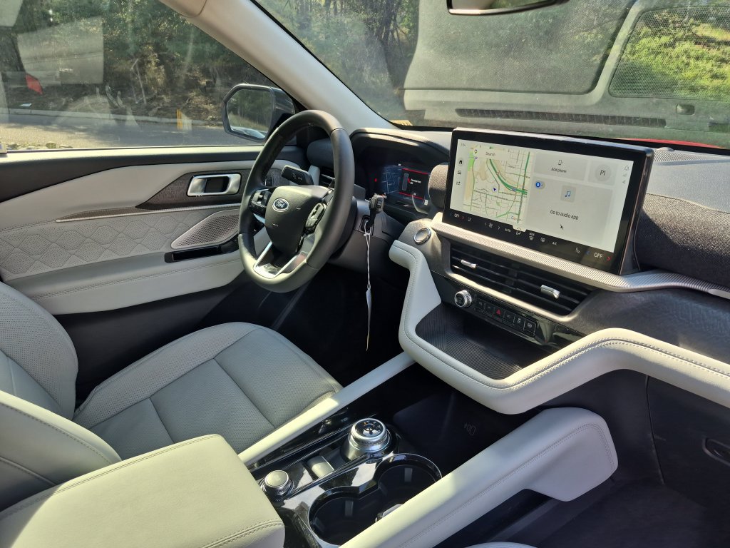 New 2026 Ford Explorer Platinum w/ LUX Leather Package AWD/4WD image 31