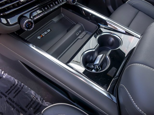 New 2026 Chevrolet Suburban Premier image 33