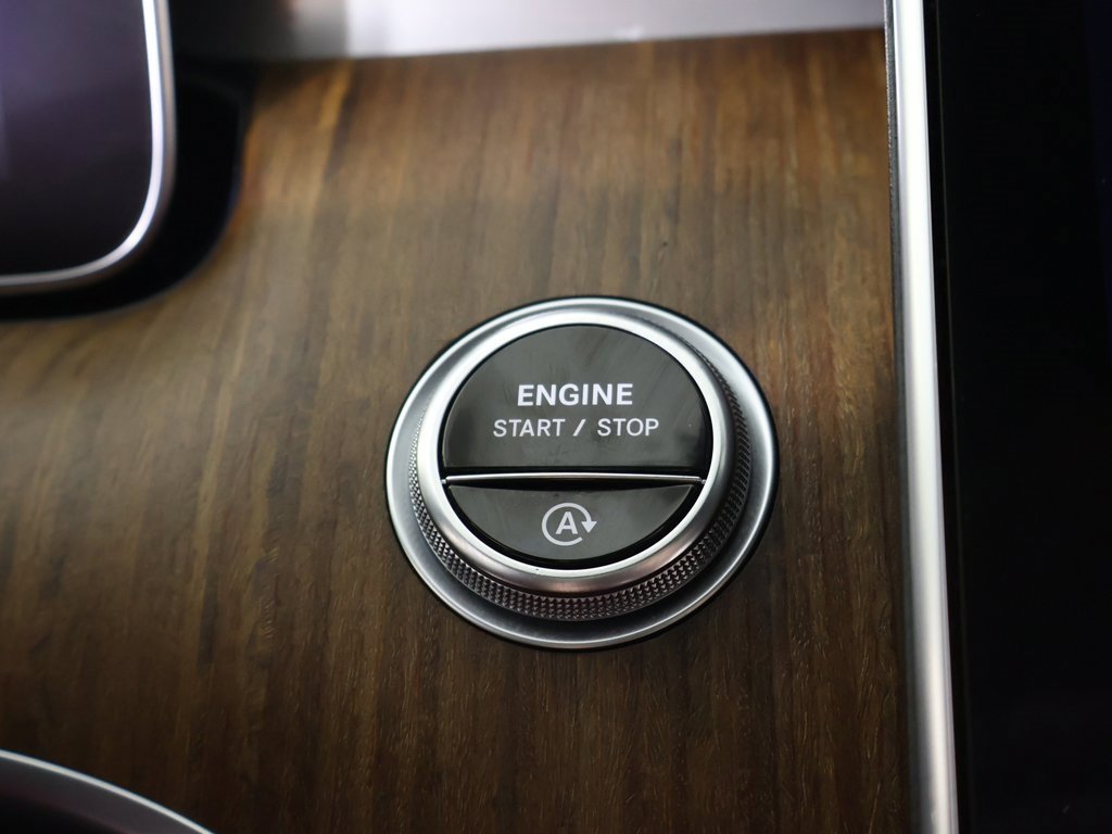 Used 2023 Mercedes-Benz C 300 4MATIC Sedan image 41