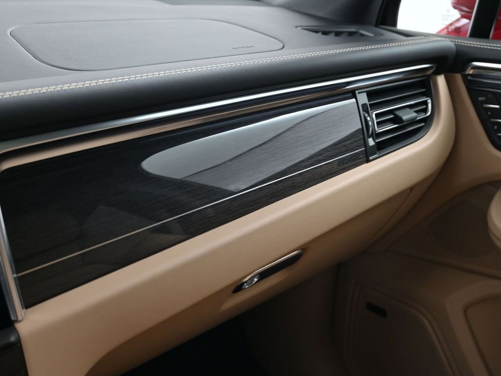 New 2026 Porsche Macan image 23