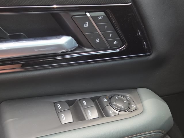New 2026 GMC Yukon XL AT4 w/ AT4 Premium Package AWD/4WD image 31