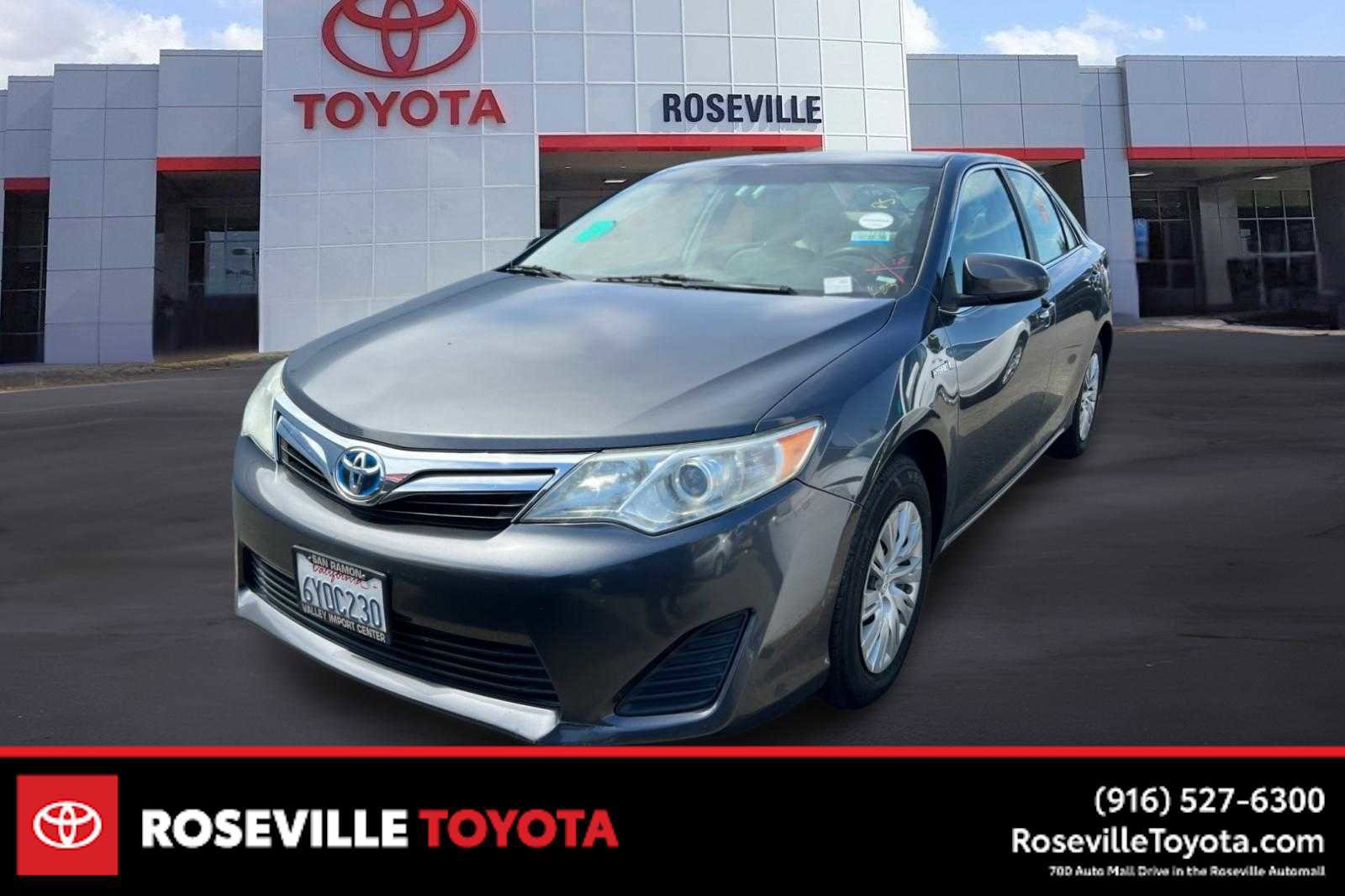Used 2012 Toyota Camry LE FWD image 1