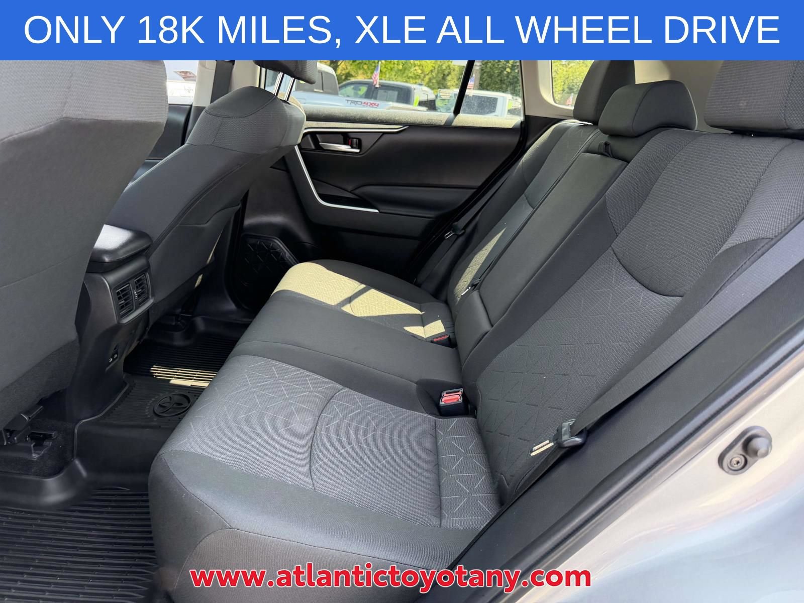 Used 2024 Toyota RAV4 XLE AWD/4WD image 21