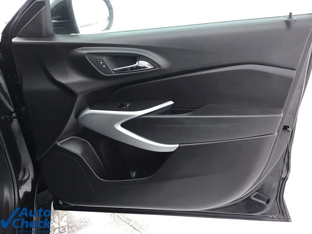 Used 2024 Chevrolet Trax RS w/ Driver Confidence Package image 19