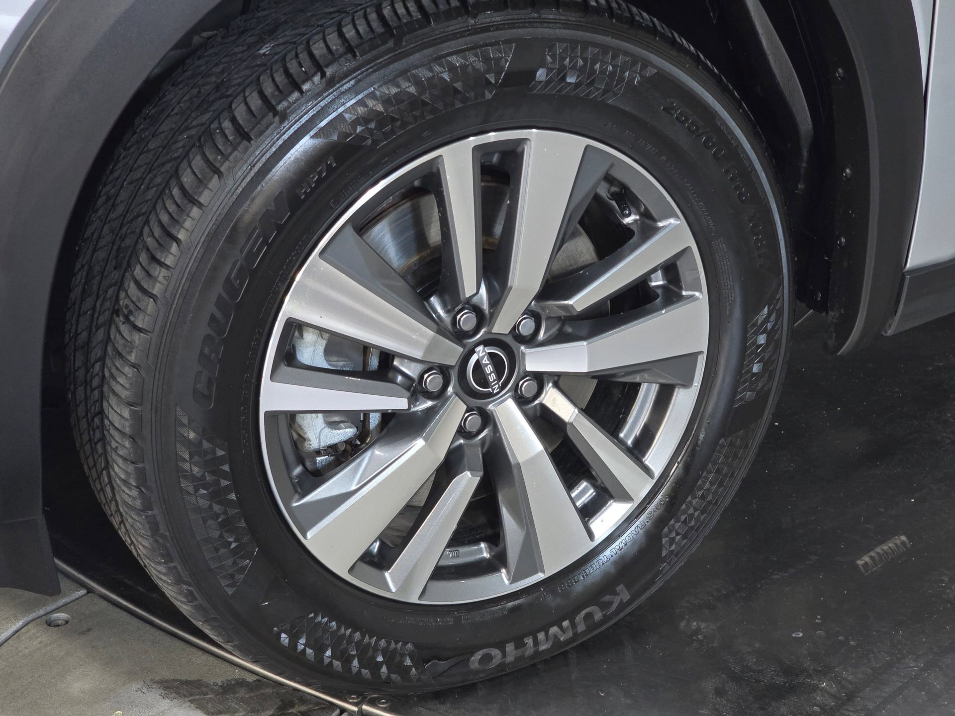 Used 2025 Nissan Pathfinder SL image 14