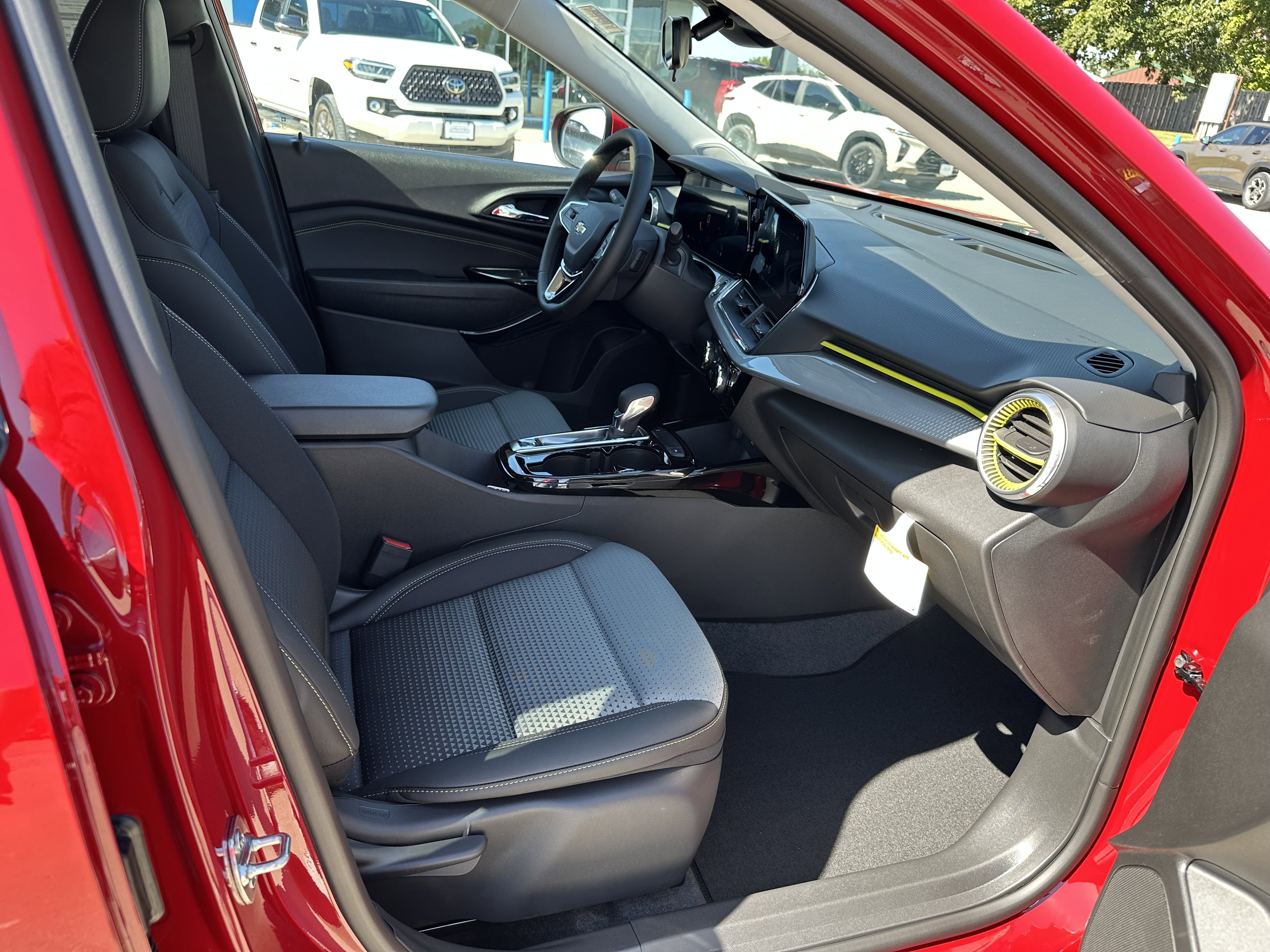 New 2026 Chevrolet Trax LT w/ Driver Confidence Package image 24