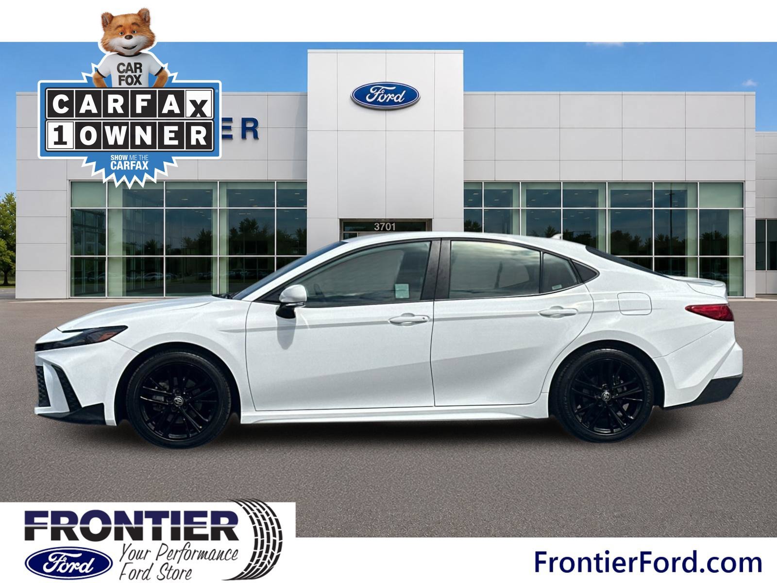 Used 2025 Toyota Camry SE FWD image 8