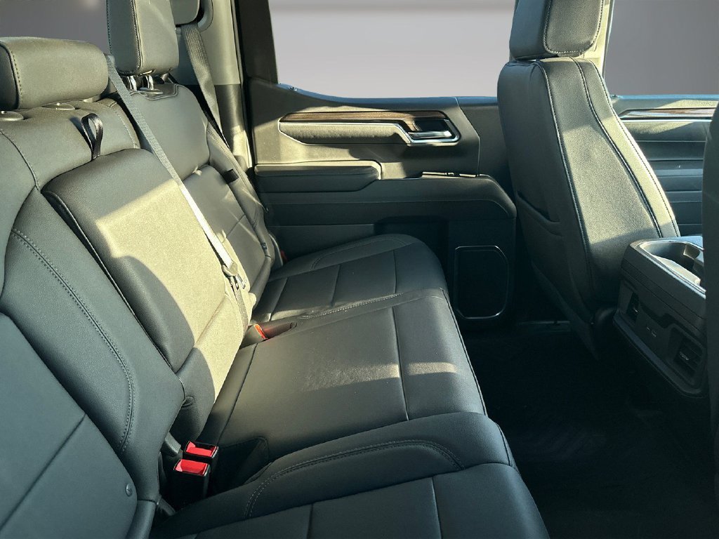 Used 2025 Chevrolet Silverado 1500 LT AWD/4WD image 10