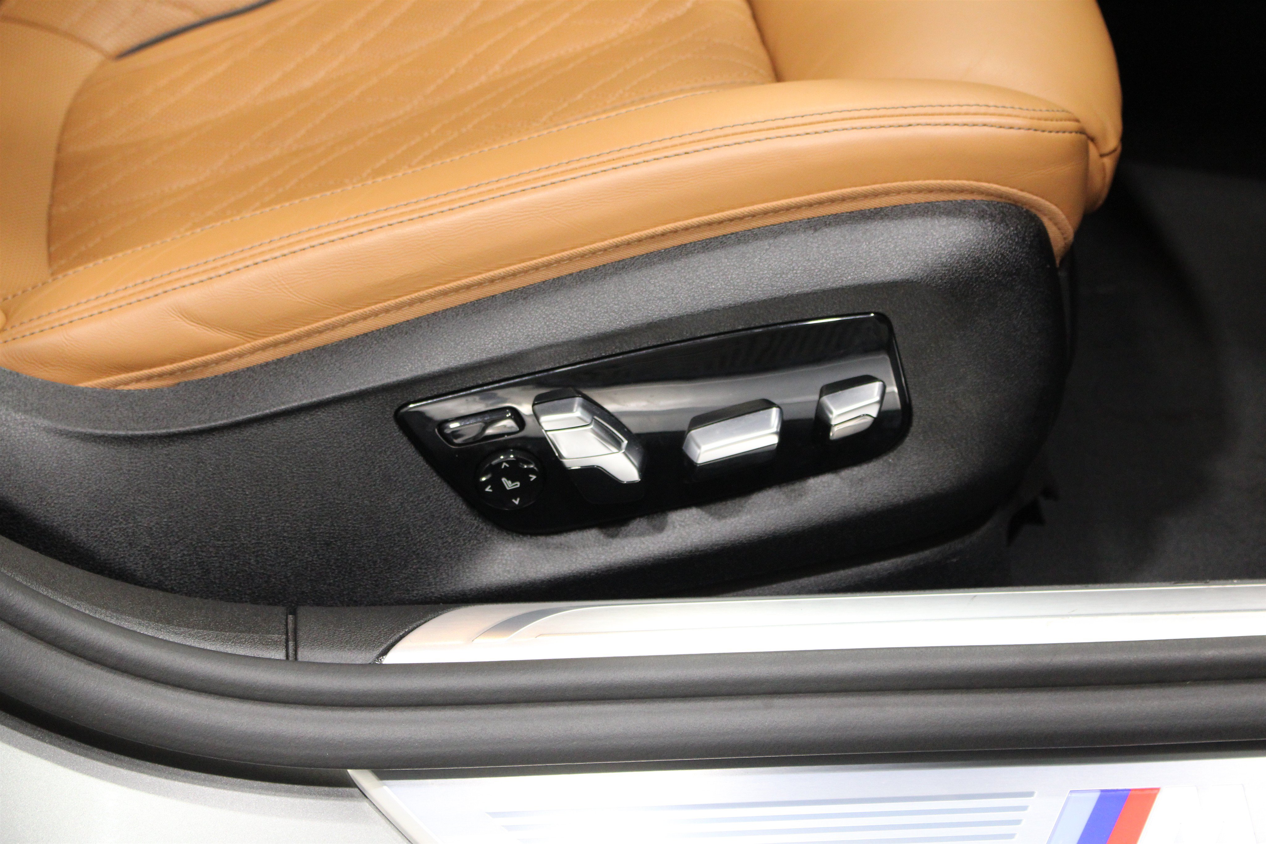 Used 2020 BMW 750i xDrive w/ Executive Package AWD/4WD image 31