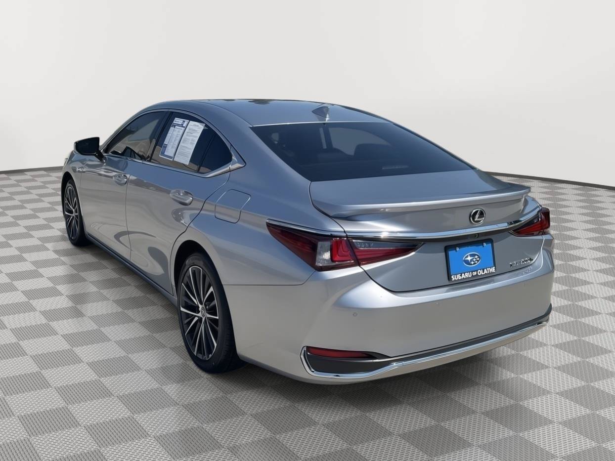 Used 2025 Lexus ES 300h w/ Premium Package FWD image 12