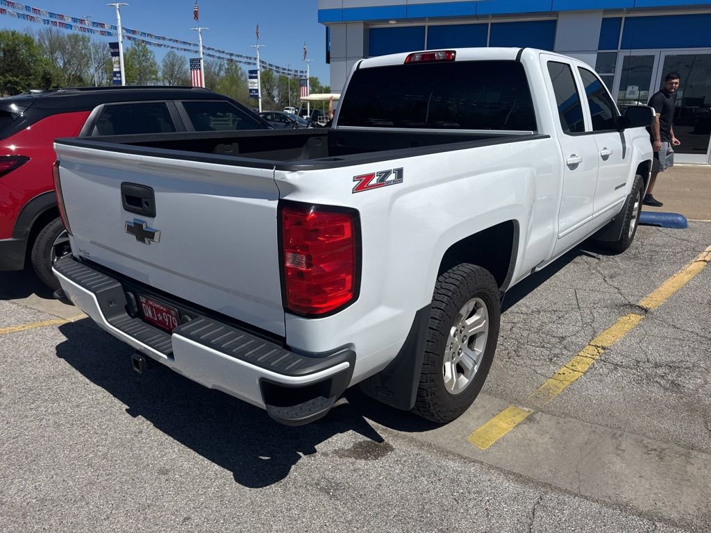 Used 2017 Chevrolet Silverado 1500 LT w/ All Star Edition AWD/4WD image 3