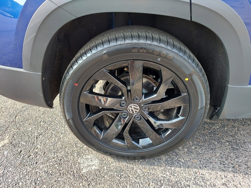 Used 2022 Volkswagen Taos SE w/ Panoramic Sunroof Package image 8