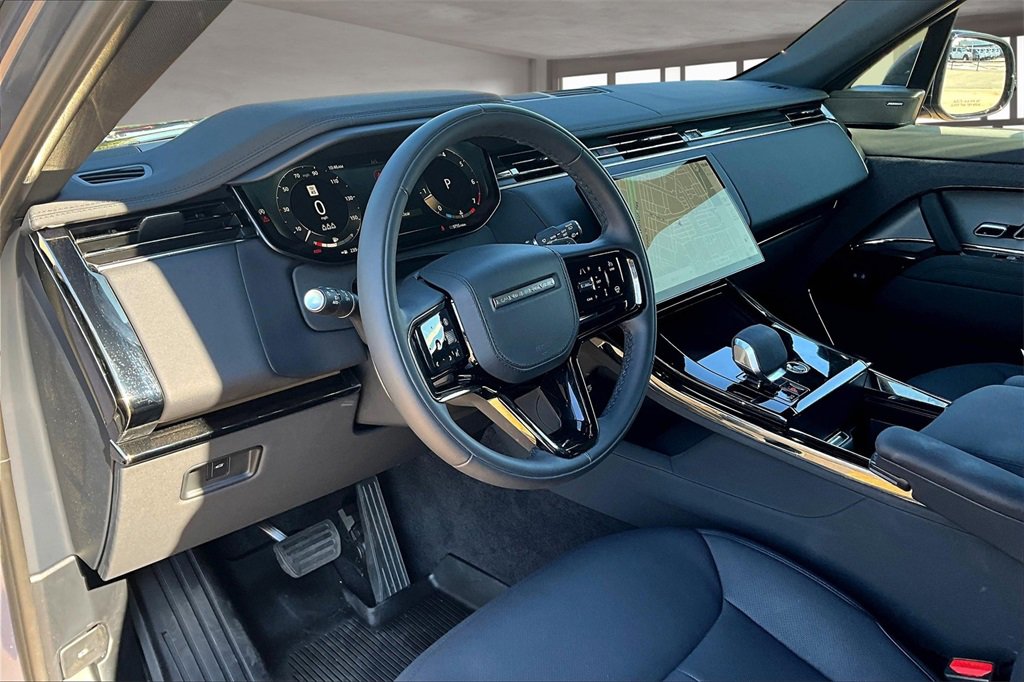 Certified 2025 Land Rover Range Rover Sport SE image 13