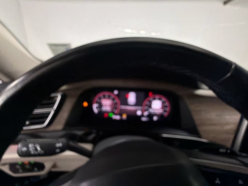 Used 2024 Volkswagen Atlas SEL Premium R-Line AWD/4WD image 11