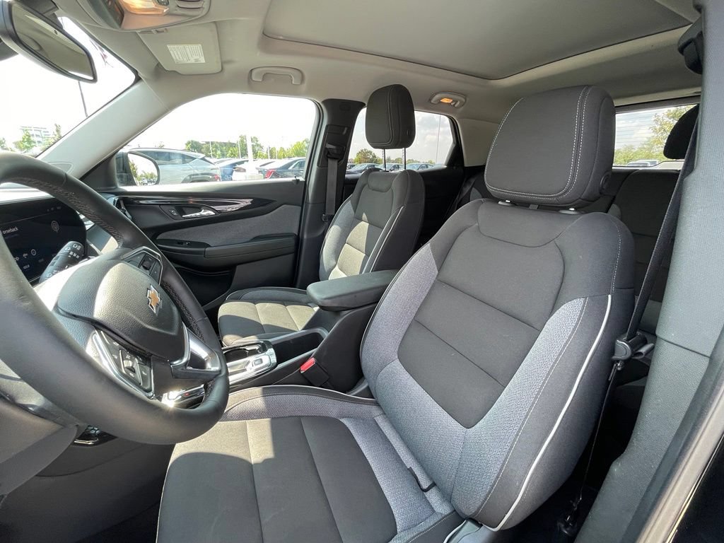 Used 2024 Chevrolet TrailBlazer LT w/ Convenience Package FWD image 18
