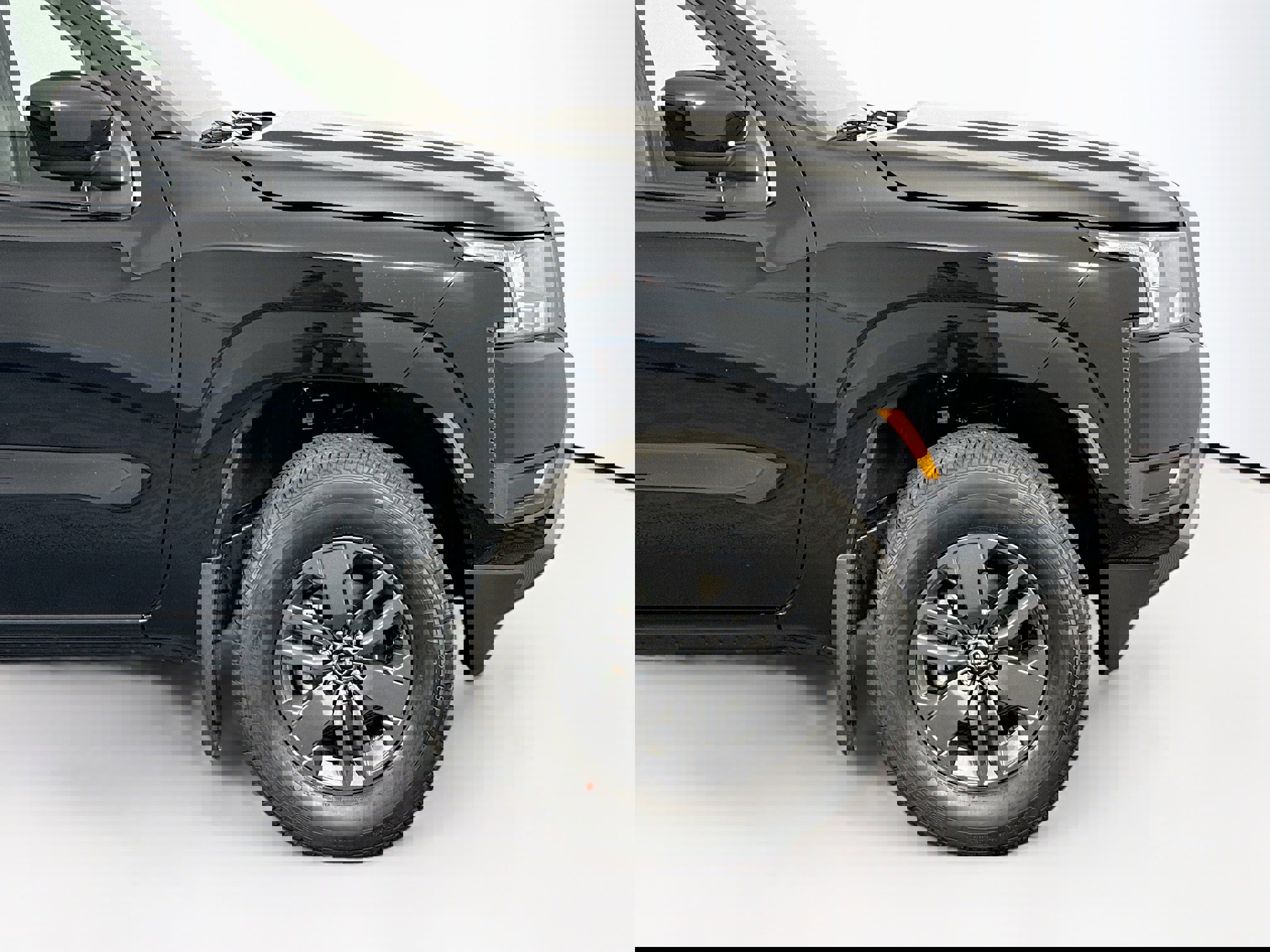 Used 2025 Nissan Frontier SV image 44