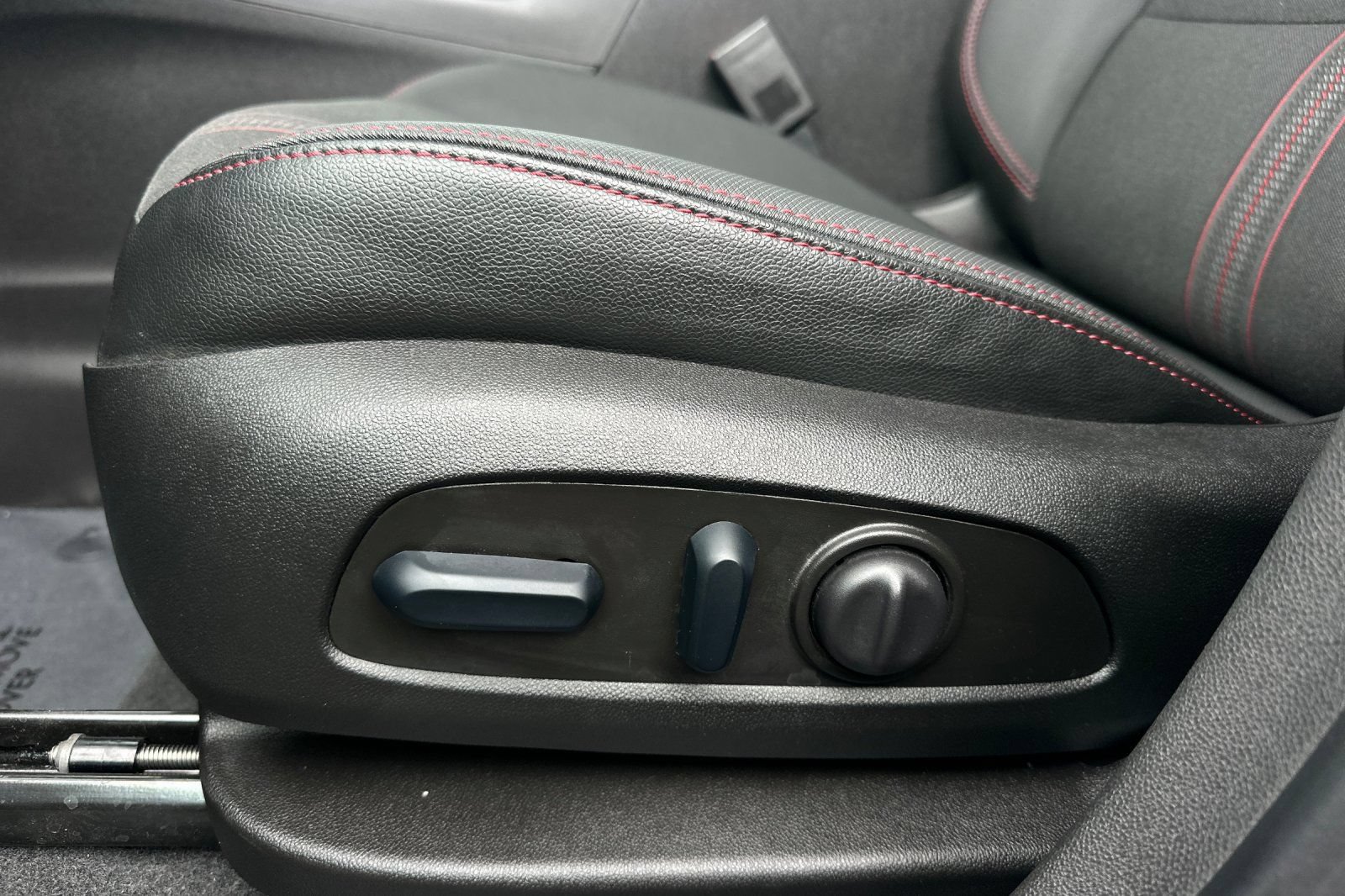 Used 2023 Chevrolet Equinox RS FWD image 13