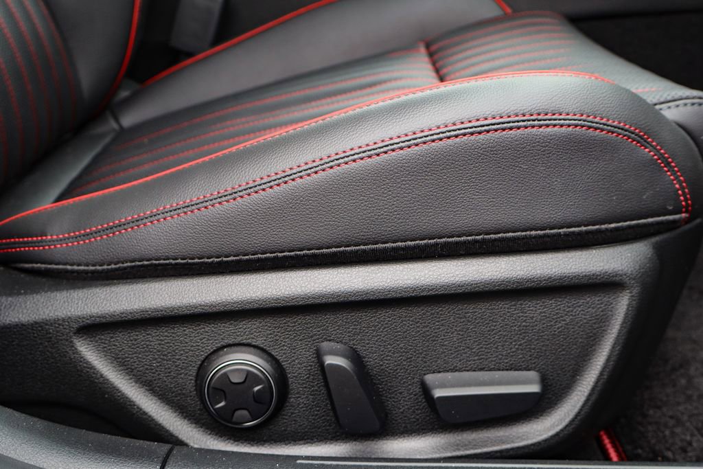 Used 2025 Genesis G70 2.5T w/ Sport Prestige Package image 16