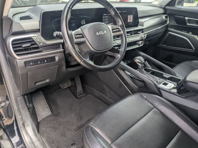 Used 2023 Kia Telluride LX AWD/4WD image 2