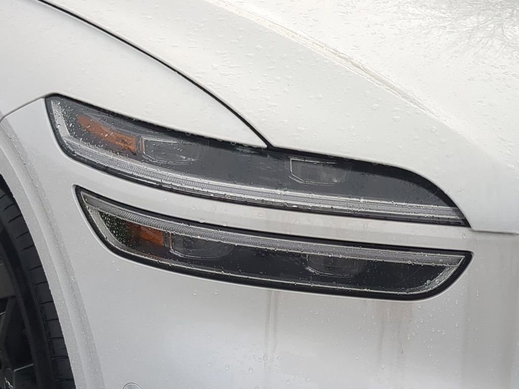 Used 2025 Genesis Electrified GV70 Advanced w/ Prestige Package image 9
