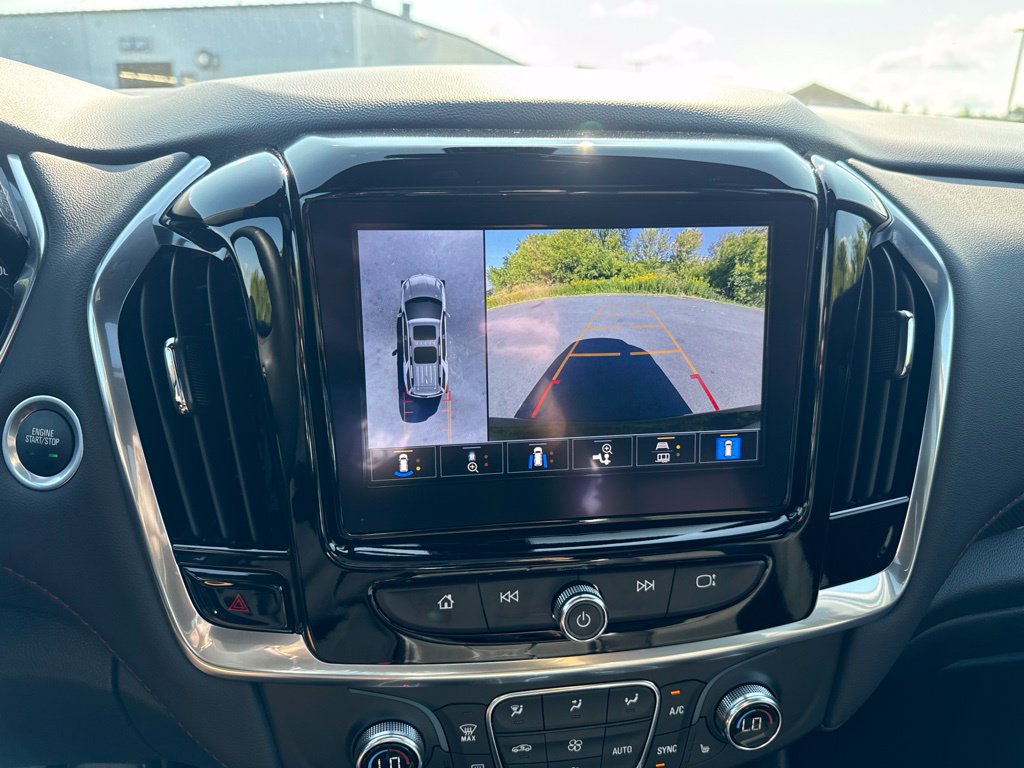 Used 2023 Chevrolet Traverse RS AWD/4WD image 35