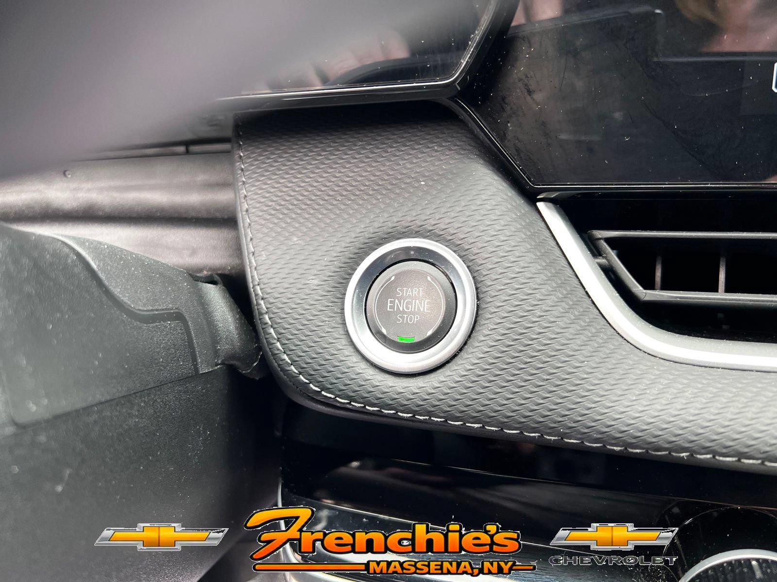 Used 2025 Chevrolet Equinox LT AWD/4WD image 15