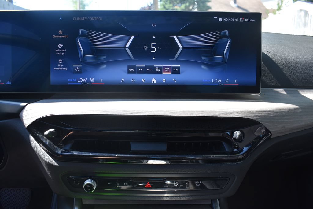 Used 2025 BMW 330i Sedan RWD image 16