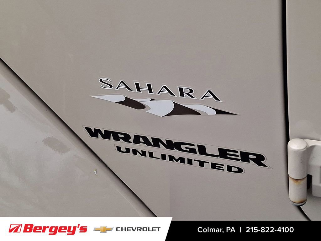Used 2016 Jeep Wrangler Unlimited Sahara w/ Connectivity Group image 31