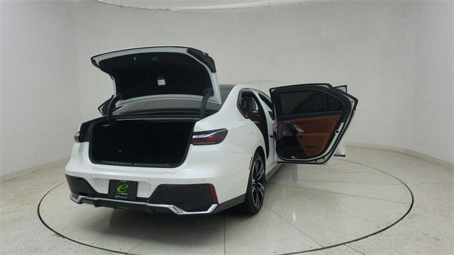 Used 2023 BMW i7 xDrive60 image 75