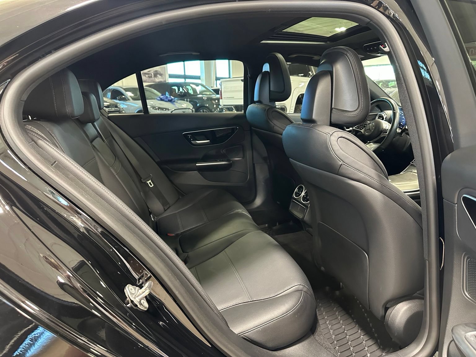 Used 2022 Mercedes-Benz C 300 4MATIC Sedan image 36