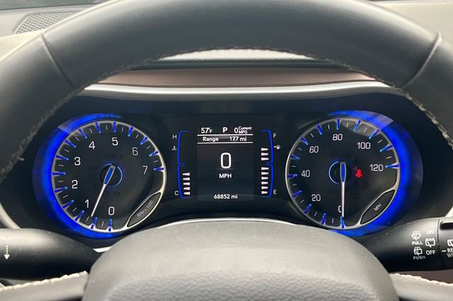 Used 2023 Chrysler Voyager LX image 32