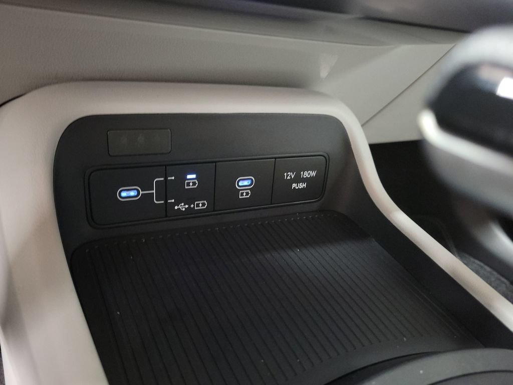 Used 2025 Hyundai Kona SE FWD image 18