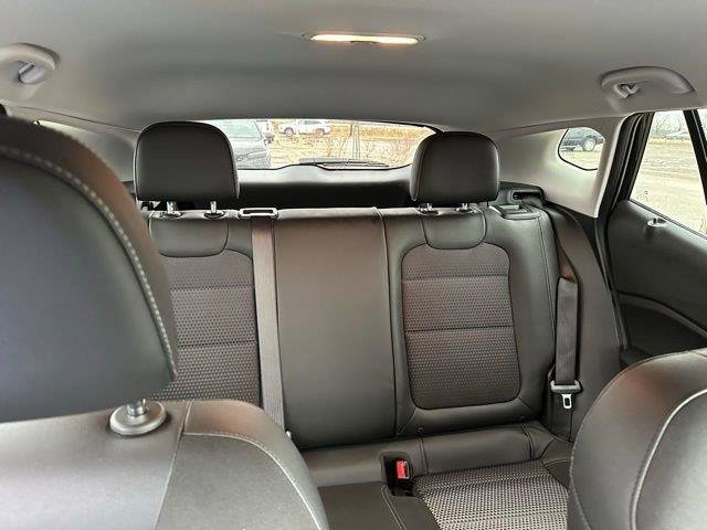 Used 2025 Chevrolet Trax LT FWD image 34