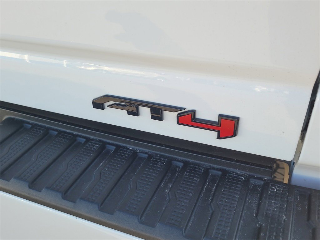 Used 2024 GMC Sierra 2500 AT4 w/ AT4 Premium Plus Package image 8
