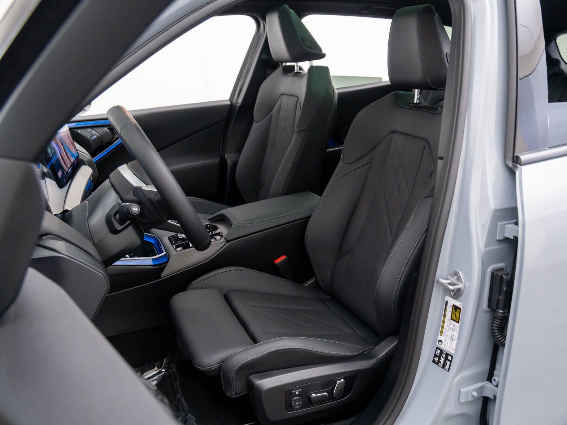 Certified 2025 BMW X3 xDrive30i w/ Premium Package image 16