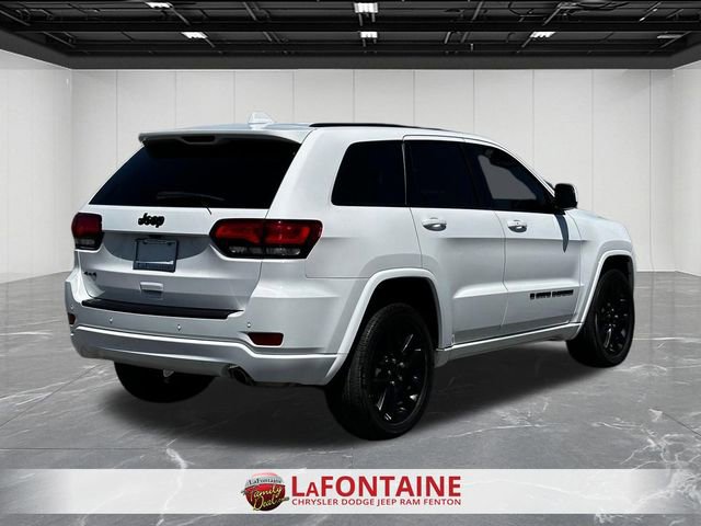 Used 2022 Jeep Grand Cherokee Laredo X AWD/4WD image 5