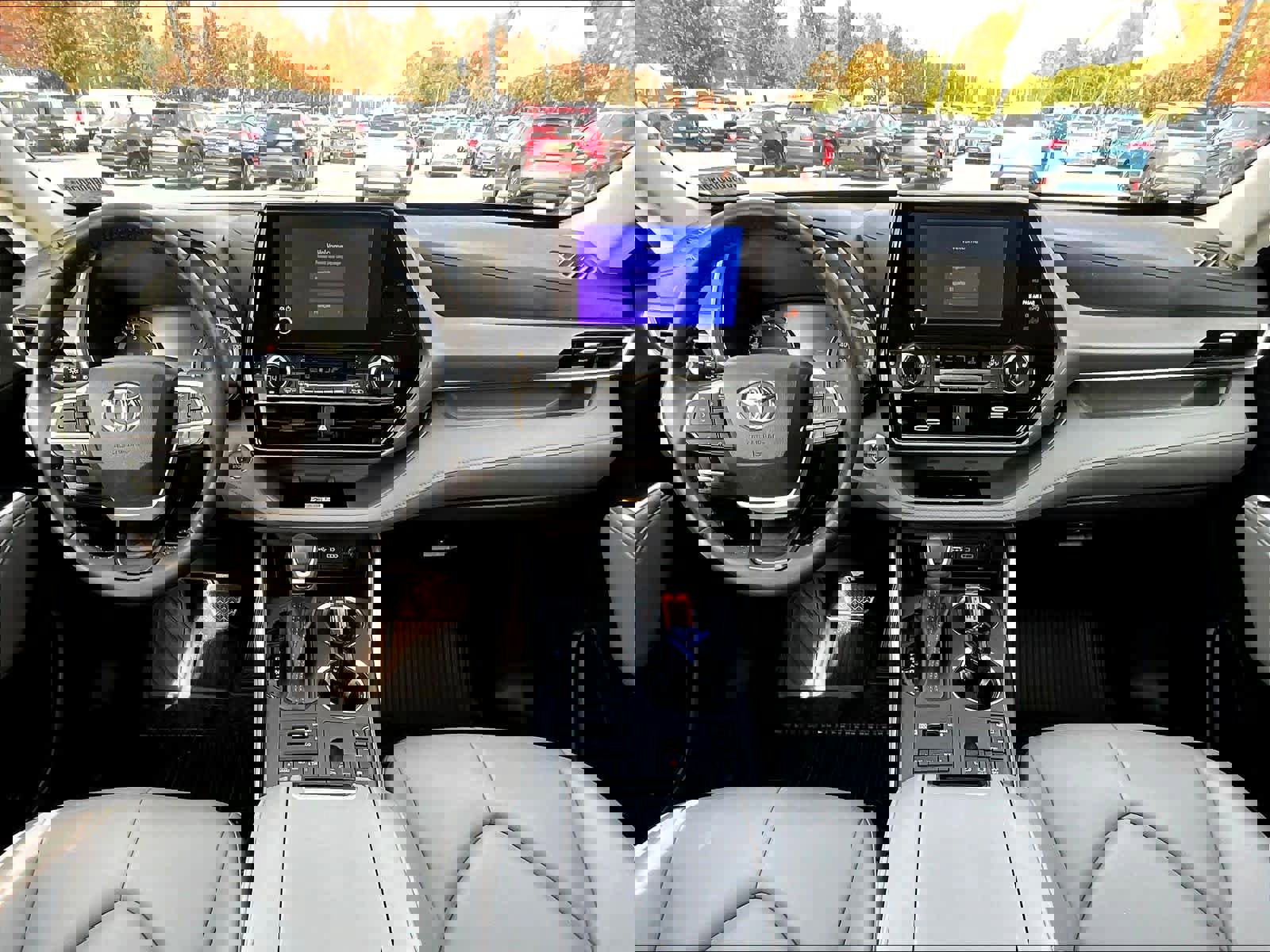 Used 2023 Toyota Highlander XLE image 22