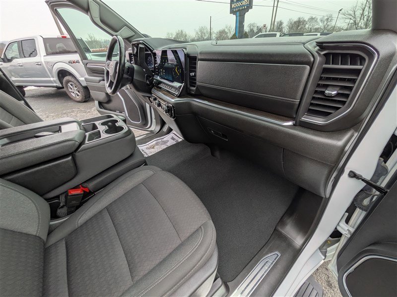 Used 2024 Chevrolet Silverado 2500 LT image 21