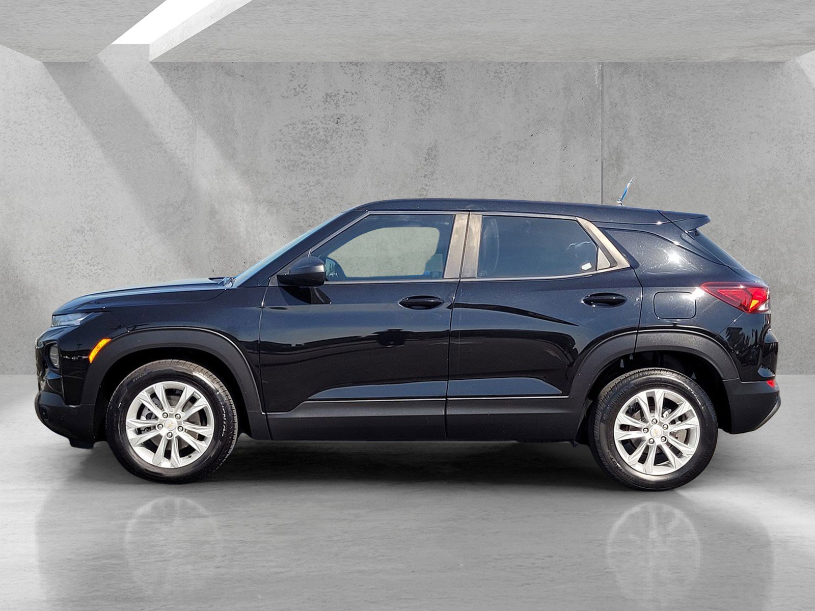 Used 2023 Chevrolet TrailBlazer LS image 7