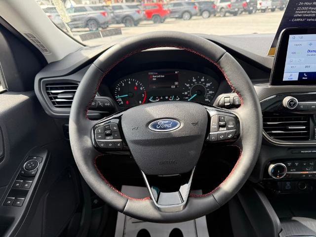 Certified 2022 Ford Escape SEL w/ SEL Stealth AWD Package image 16