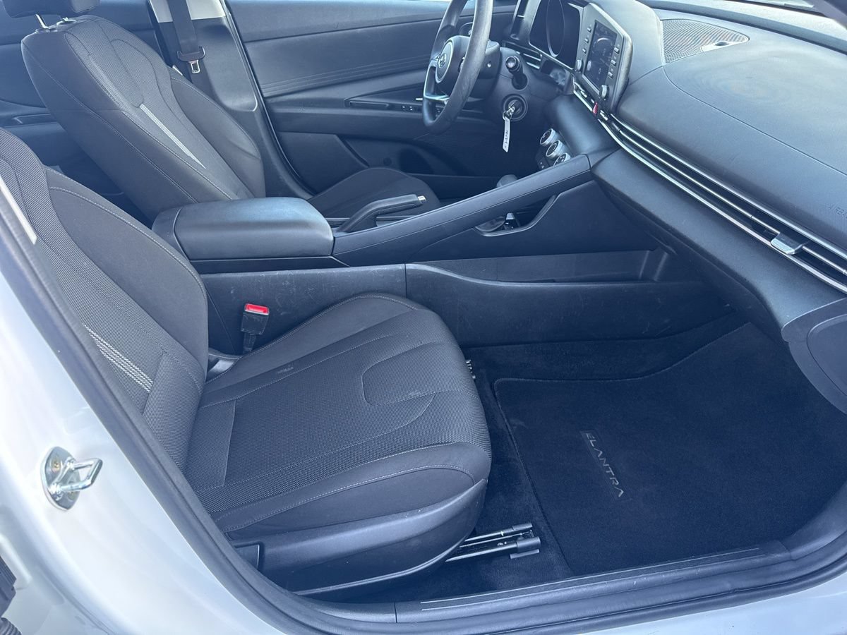 Used 2023 Hyundai Elantra SE FWD image 43