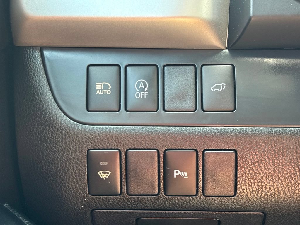 Used 2019 Toyota Highlander Limited FWD image 25